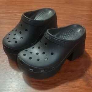 CROCS Siren Clogs